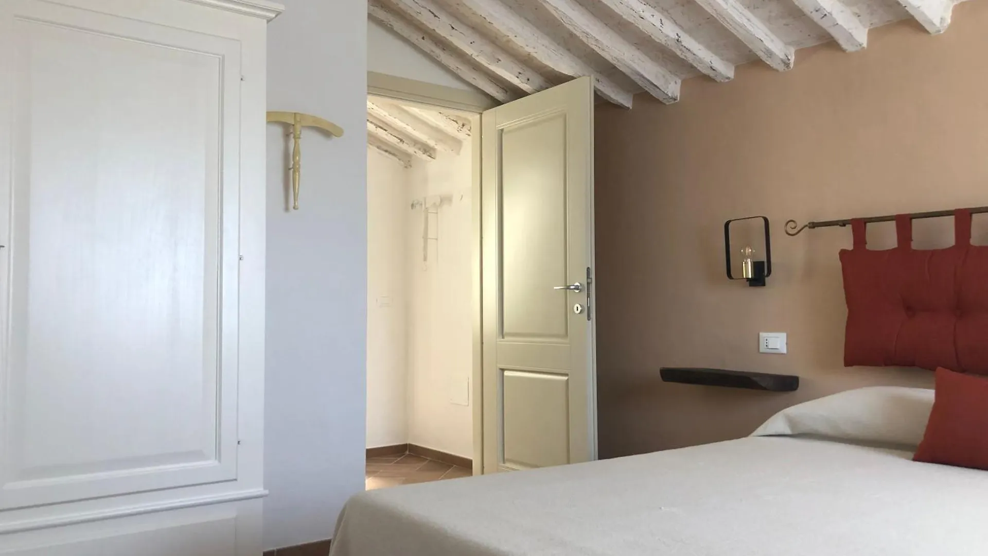 Le Dame Del Borgo Apartment Sassetta Italy