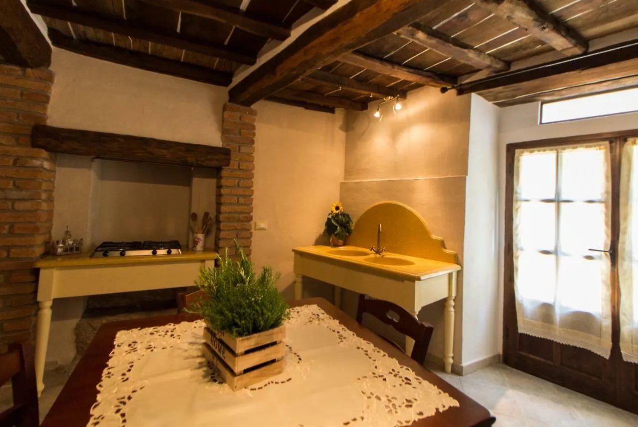 Apartment Ferienwohnung Le Dame Del Borgo Sassetta Italien